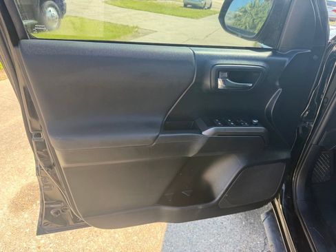 Used 2018 Toyota Tacoma TRD Pro AWD/4WD image 11