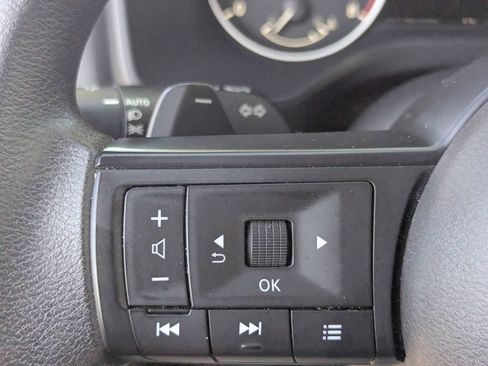 Used 2024 Nissan Rogue SV image 29