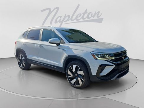 Used 2023 Volkswagen Taos SEL AWD/4WD image 3