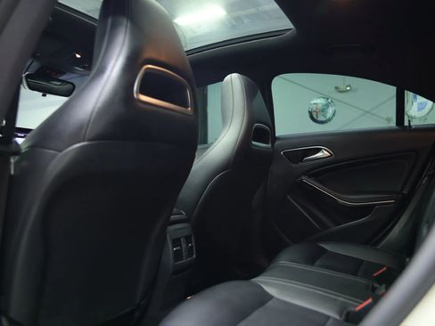 Used 2018 Mercedes-Benz CLA 250 image 25