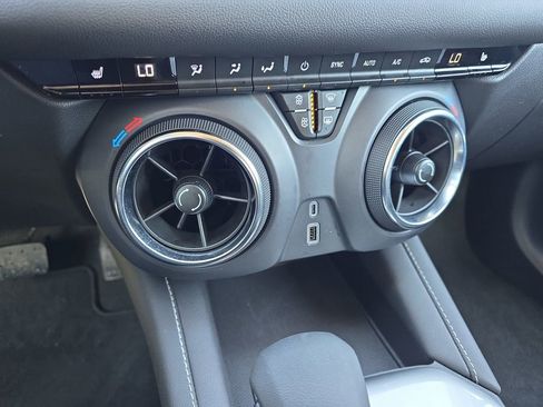 Used 2025 Chevrolet Blazer LT AWD/4WD image 24