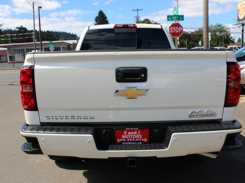 Used 2014 Chevrolet Silverado 1500 High Country w/ High Country Premium Package AWD/4WD image 6