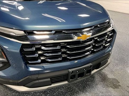 Used 2025 Chevrolet Equinox LT FWD image 27