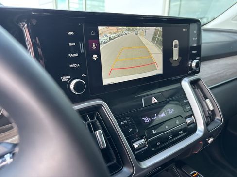 Certified 2023 Kia Sorento X-Line EX AWD/4WD image 11
