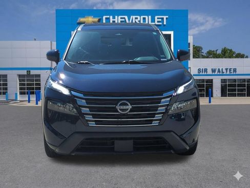 Used 2024 Nissan Rogue SV AWD/4WD image 9