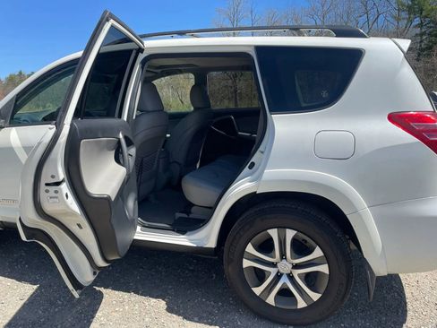 Used 2009 Toyota RAV4 Limited AWD/4WD image 11