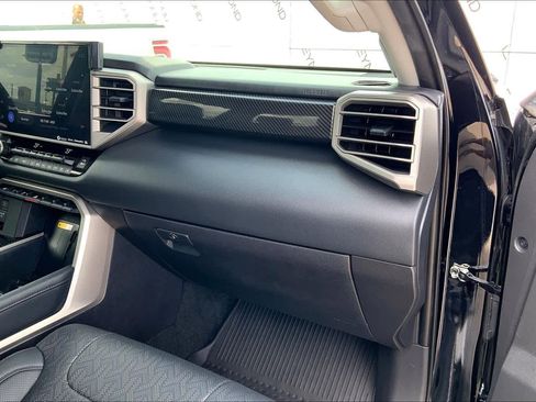Used 2024 Toyota Tundra Limited AWD/4WD image 18