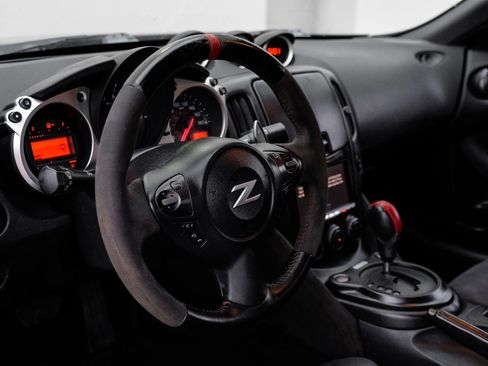 Used 2020 Nissan 370Z Coupe image 18