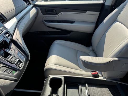 Used 2018 Honda Odyssey EX-L image 16