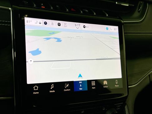 Used 2023 Jeep Grand Cherokee Limited image 13