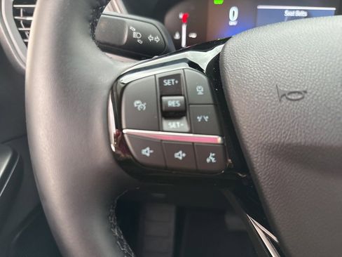 Used 2025 Ford Escape SE image 15