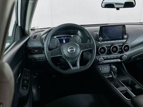 Used 2024 Nissan Sentra SV image 17
