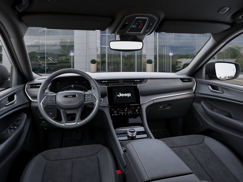 New 2025 Jeep Grand Cherokee Altitude image 40