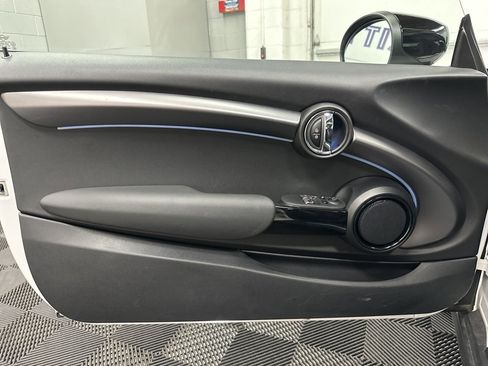 Used 2023 MINI Cooper 2-Door Hardtop image 19