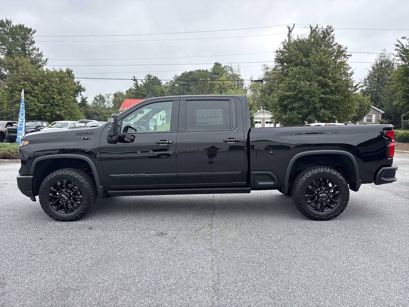 New 2026 Chevrolet Silverado 2500 High Country w/ Midnight Edition AWD/4WD image 9