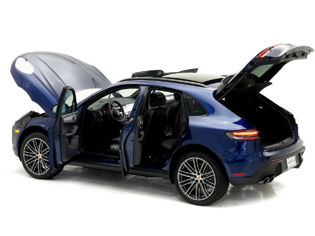 Certified 2026 Porsche Macan AWD/4WD image 31