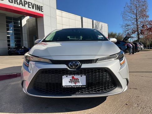 Used 2020 Toyota Corolla LE image 4