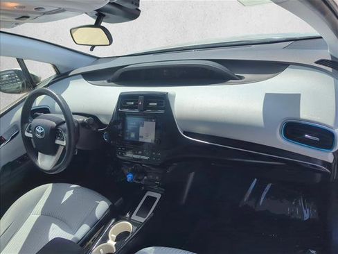 Certified 2018 Toyota Prius Three FWD image 27
