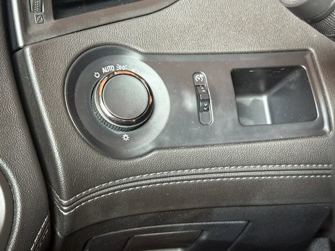 Used 2015 Buick LaCrosse Leather FWD image 37