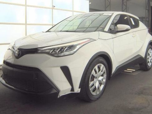 Used 2021 Toyota C-HR LE image 4