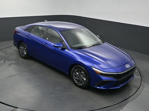 Used 2024 Hyundai Elantra SEL FWD image 51