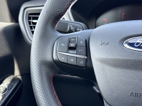 Used 2025 Ford Escape ST-Line w/ Tech Pack #1 FWD image 14