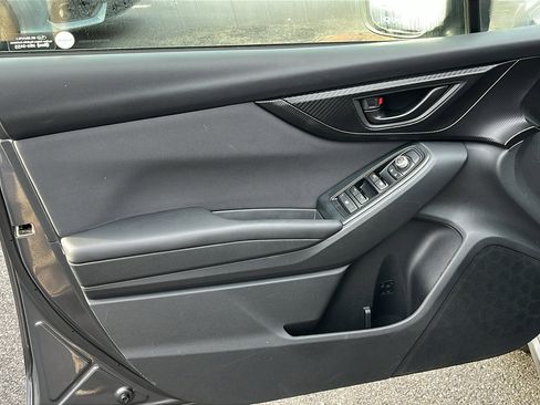 Used 2020 Subaru Crosstrek 2.0i Premium image 9