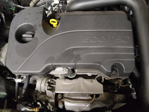 Used 2023 Chevrolet Equinox LT image 30