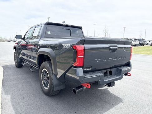 Used 2024 Toyota Tacoma TRD Off-Road w/ TRD Off Road Upgrade Package image 6