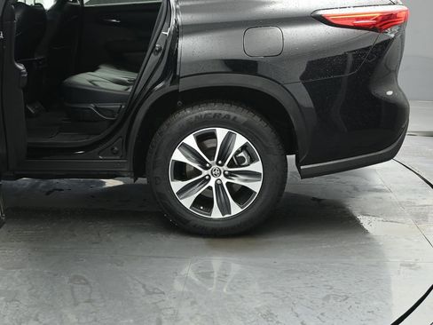 Used 2023 Toyota Highlander XLE image 27