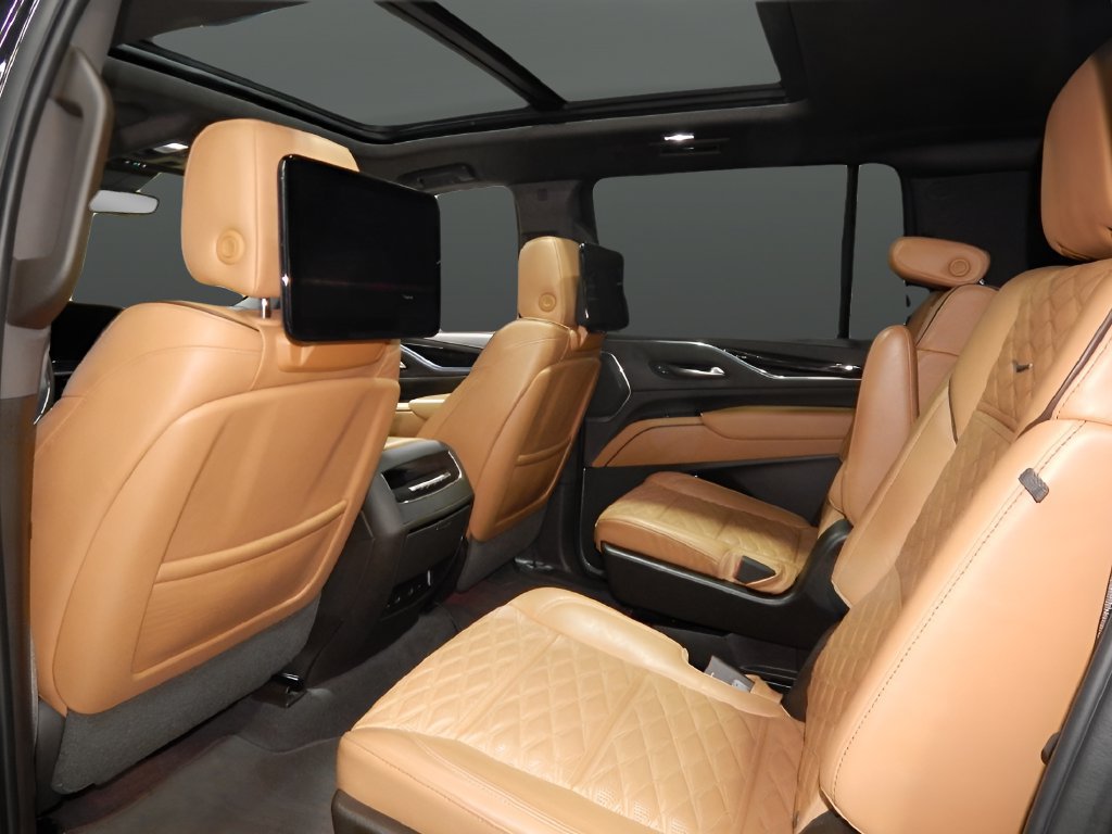 Used 2021 Cadillac Escalade ESV Sport AWD/4WD image 32