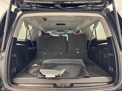 Used 2019 Chevrolet Suburban Premier w/ Premier Plus Edition AWD/4WD image 26