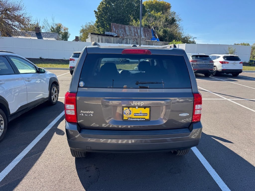 Used 2016 Jeep Patriot Latitude w/ Sun/Sound Group AWD/4WD image 19
