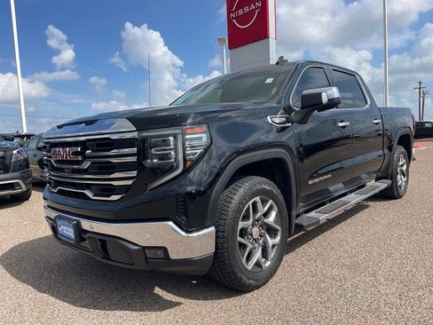 Used 2024 GMC Sierra 1500 SLT AWD/4WD image 3