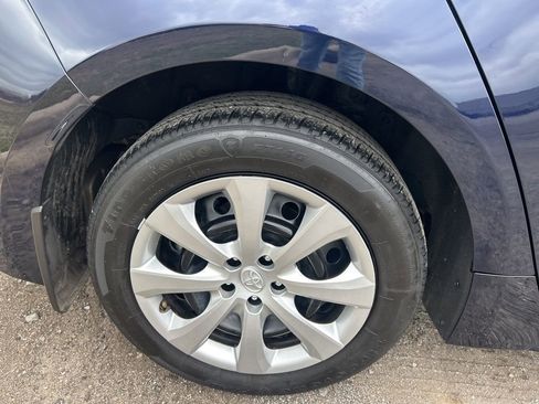 Used 2025 Toyota Corolla LE image 5