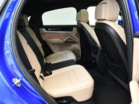 Used 2025 Porsche Cayenne S image 52