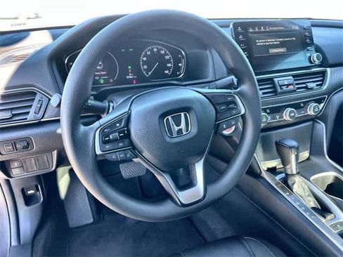 Used 2018 Honda Accord EX image 17