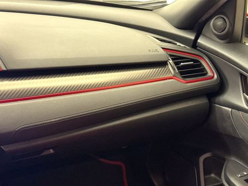 Used 2018 Honda Civic Type R image 17