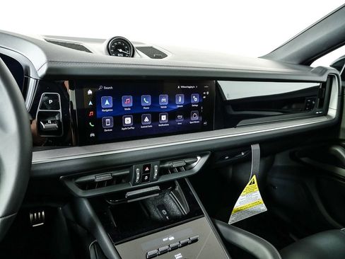 New 2026 Porsche Cayenne S image 13