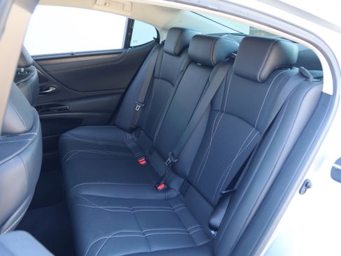 Used 2024 Lexus ES 350 Ultra Luxury w/ Accessory Package (Z2) FWD image 37