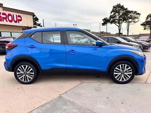 Used 2023 Nissan Kicks SV FWD image 9