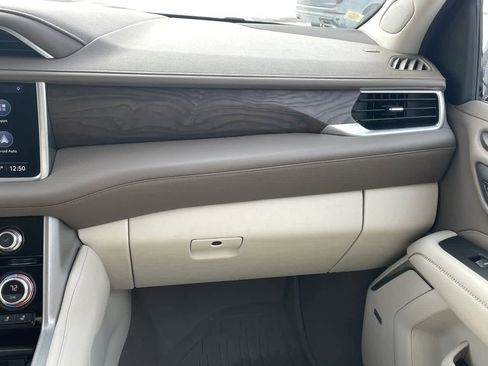 Used 2021 GMC Yukon XL Denali w/ Denali Ultimate Package image 16