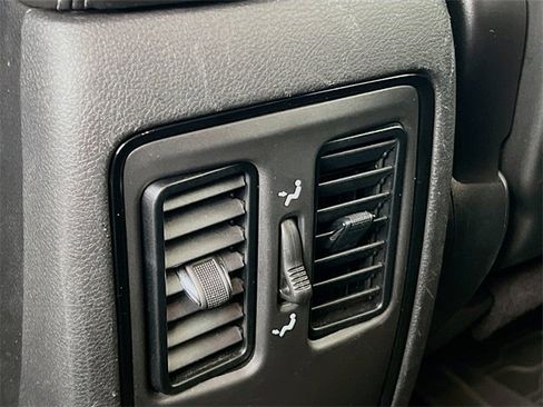 Used 2023 Dodge Durango SXT Launch Edition image 23