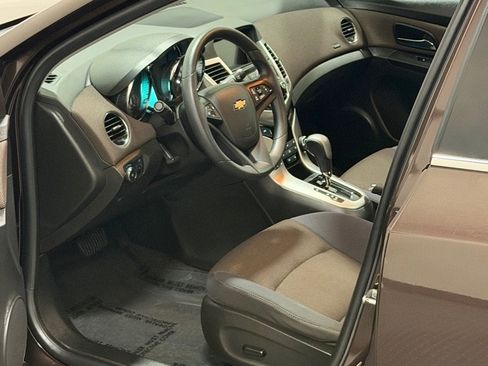 Used 2015 Chevrolet Cruze LT w/ Enhanced Safety Package image 8