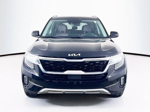 Certified 2023 Kia Seltos SX w/ SX Sunroof Package AWD/4WD image 2