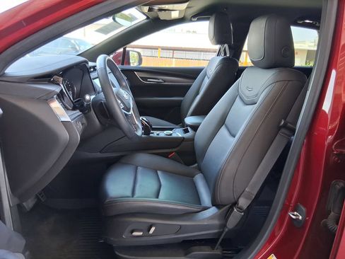 Used 2024 Cadillac XT5 Luxury w/ LPO, Floor Liner Package FWD image 18