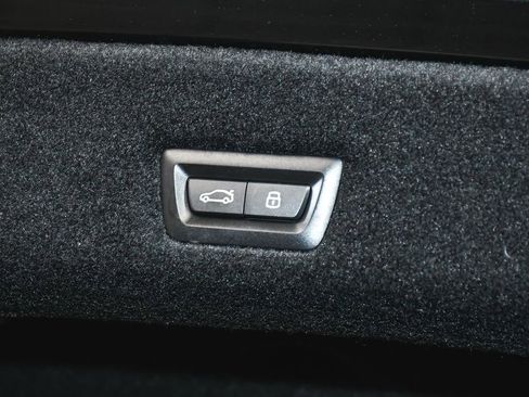 Used 2024 BMW i7 M70 w/ Executive Package AWD/4WD image 73