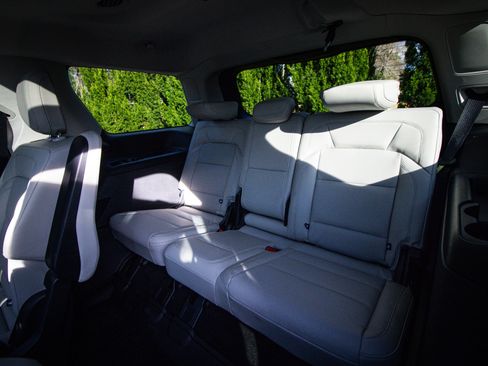 Used 2025 Lincoln Navigator Reserve image 29