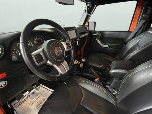 Used 2015 Jeep Wrangler Unlimited Rubicon image 18