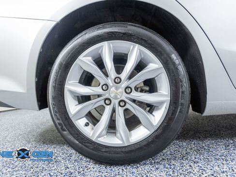 Used 2021 Chevrolet Malibu LT FWD image 44